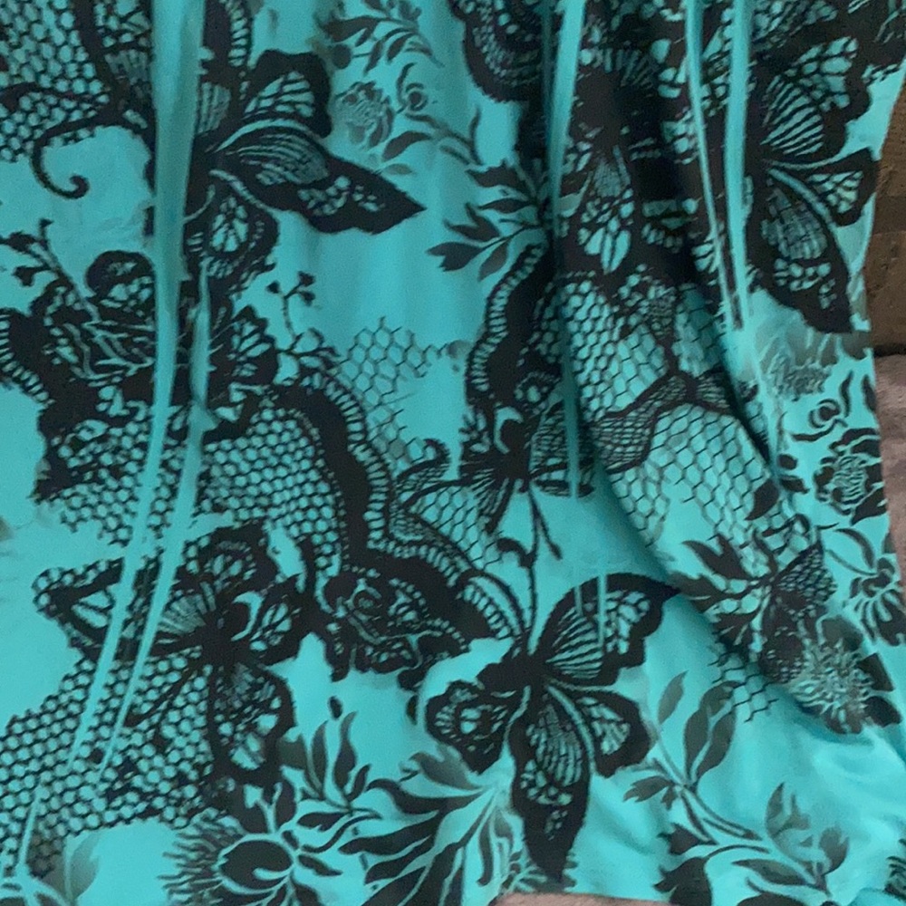 Top - Picture 2 of 4